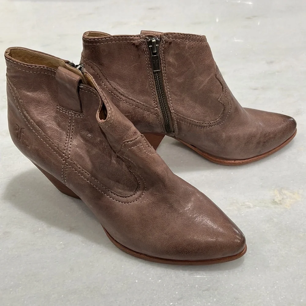 Frye Dusty Rose Reina Ankle Cowboy Style Boot - Picture 2 of 8